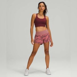 Lululemon SPEED UP MID-RISE SHORT 4"
Camo Brier Rose Multi/Spiced Chai
Size: 8